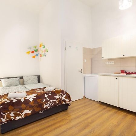 Nepszinhaz 16 Tiny Studios Budapest Luaran gambar