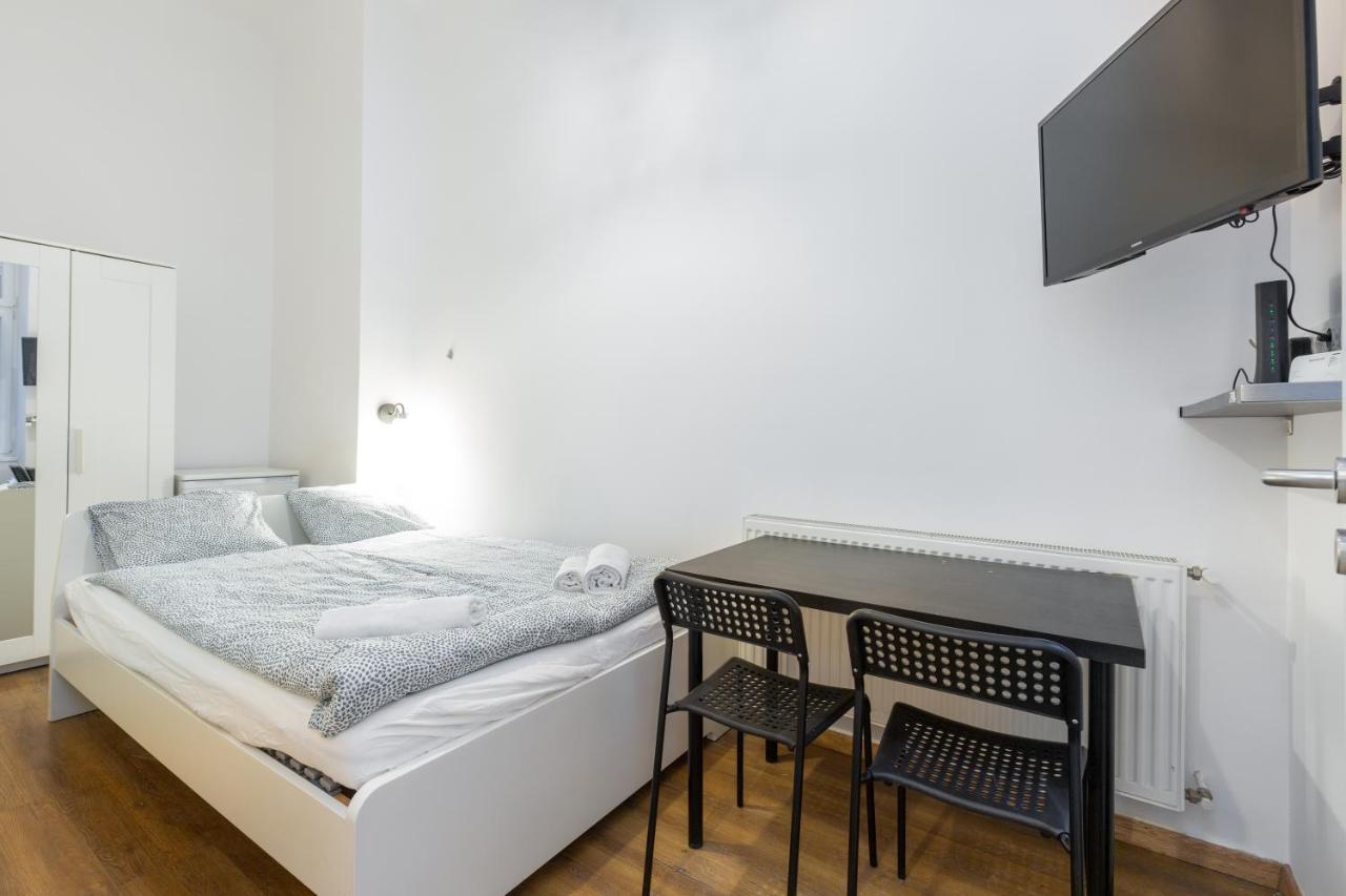 Nepszinhaz 16 Tiny Studios Budapest Luaran gambar