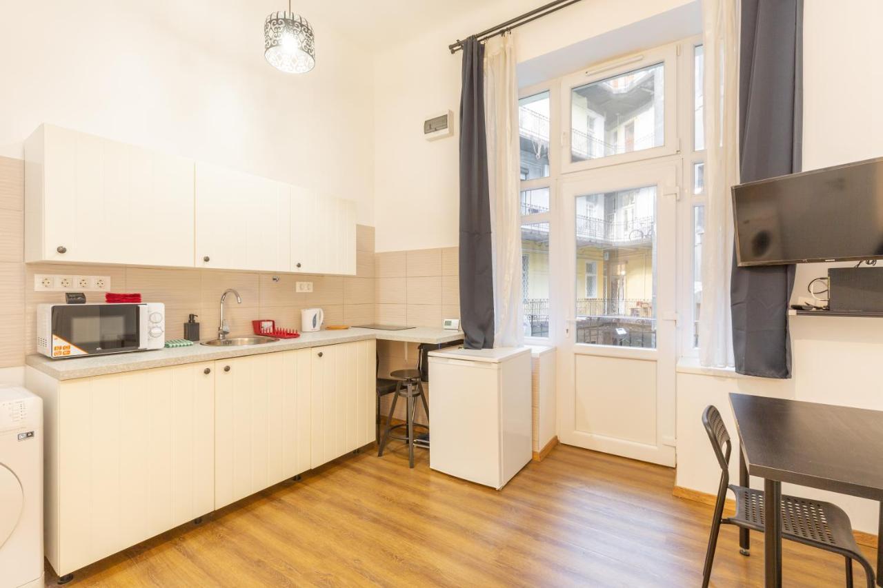 Nepszinhaz 16 Tiny Studios Budapest Luaran gambar